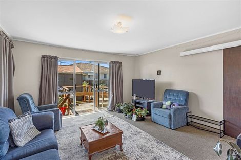 Photo of property in 47 Chipping Lane, Redwood, Christchurch, 8051