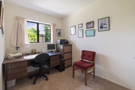 Photo of property in 94 Gosford Drive, Botany Downs, Auckland, 2010