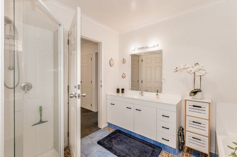 Photo of property in 10 Glengavel Grove, Papakowhai, Porirua, 5024