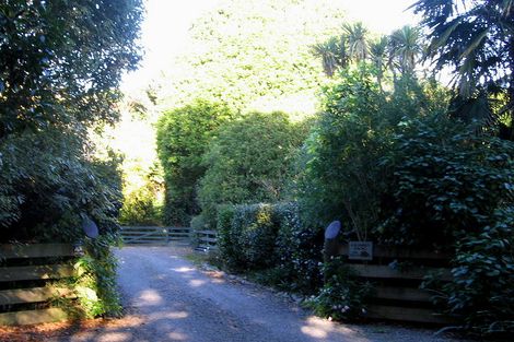 Photo of property in 18 River Glade, Waikanae, 5036