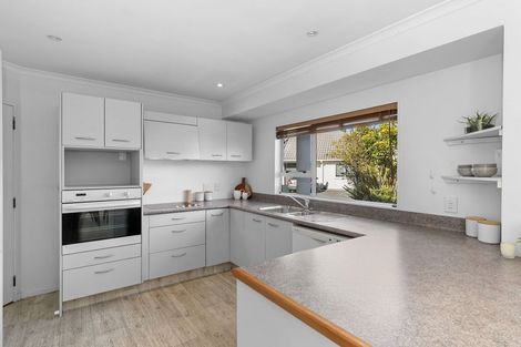 Photo of property in 18 Millwood Place, Silverstream, Upper Hutt, 5019