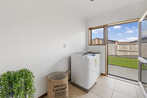 Photo of property in 5 Shire Place, Papamoa Beach, Papamoa, 3118