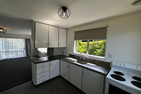 Photo of property in 31 Cumberland Street, Merrilands, New Plymouth, 4312