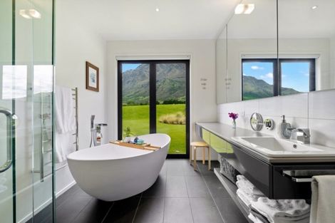 Photo of property in 44 Mckellar Drive, Jacks Point, Queenstown, 9371