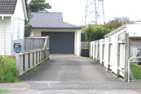 Photo of property in 13a Flanshaw Road, Te Atatu South, Auckland, 0610