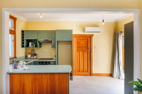 Photo of property in 3 Cuba Street, Takaro, Palmerston North, 4412