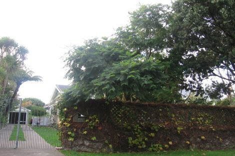 Photo of property in 5 Glen Iris Grove, Woburn, Lower Hutt, 5010