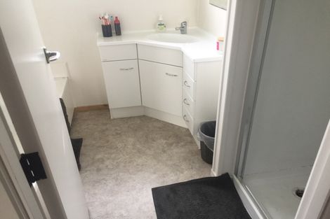 Photo of property in 4 Stallard Place, Glen Eden, Auckland, 0602