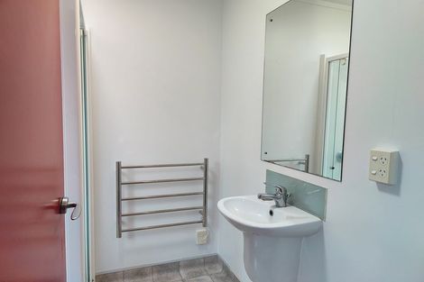 Photo of property in 3 Kelvin Grove, Te Aro, Wellington, 6011