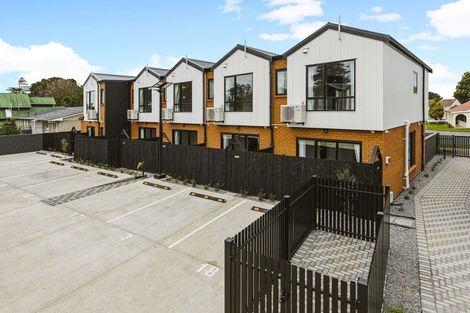 Photo of property in 1/287 Massey Road, Mangere East, Auckland, 2024