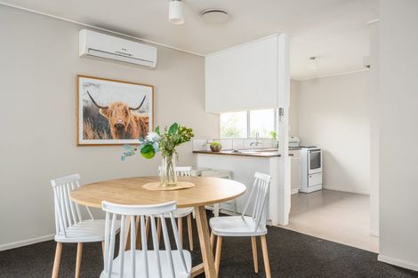 Photo of property in 32 Thurleigh Grove, Karori, Wellington, 6012