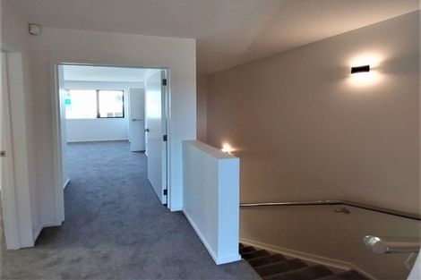 Photo of property in 26 Morihana Close, Glen Eden, Auckland, 0602