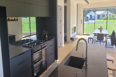 Photo of property in 7 Ribbonwood Lane, Kinloch, 3377