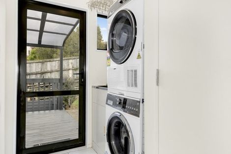 Photo of property in 2/312 Wairau Road, Glenfield, Auckland, 0629