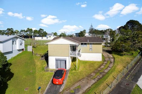 Photo of property in 32 Tawavale Crescent, Totara Vale, Auckland, 0629