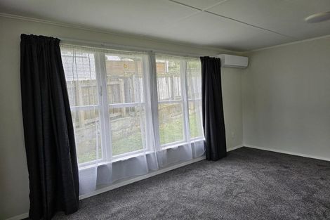 Photo of property in 153 Sievers Grove, Cannons Creek, Porirua, 5024
