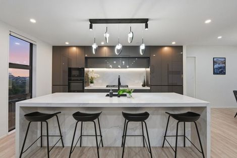 Photo of property in 7d Babich Road, Henderson Valley, Auckland, 0614