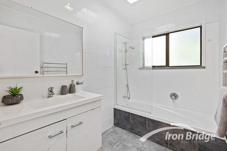 Photo of property in 2/147 Ocean View Road, Hillcrest, Auckland, 0627
