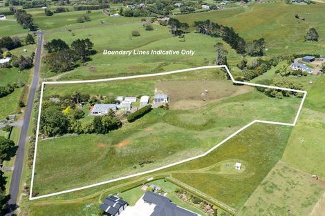 Photo of property in 42 Codlin Road, Waiuku, 2683
