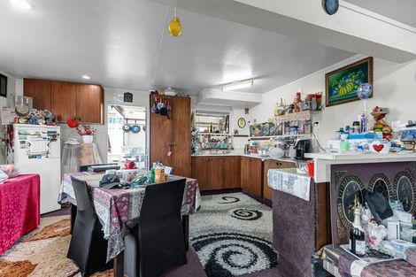 Photo of property in 31 Redwood Drive, Massey, Auckland, 0614