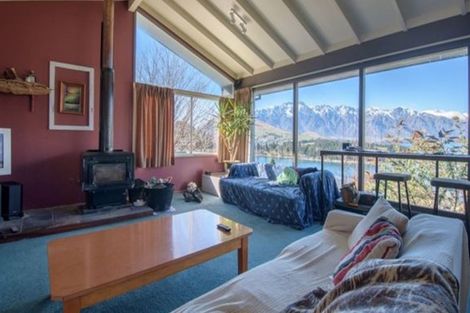 Photo of property in 18 Lomond Crescent, Queenstown, 9300