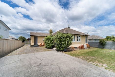 Photo of property in 3 Montrose Place, Takaro, Palmerston North, 4412