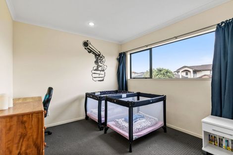 Photo of property in 22 Kokako Rise, Papakura, 2110