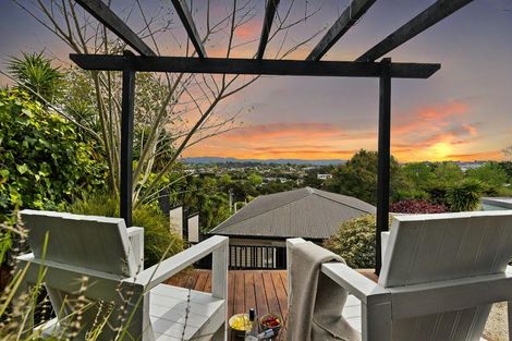 Photo of property in 11 Rangeview Road, Sunnyvale, Auckland, 0612
