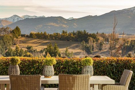 Photo of property in 92 Threepwood Road, Lake Hayes, Queenstown, 9371