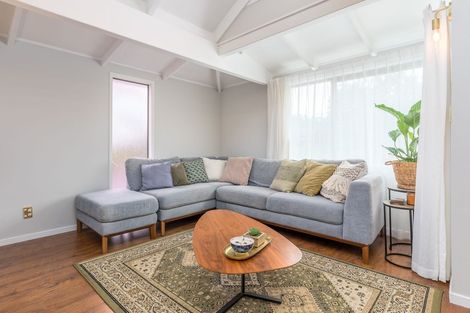 Photo of property in 18a Rosario Crescent, Red Beach, 0932