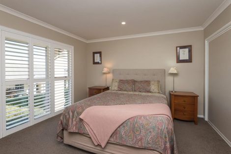 Photo of property in 2 Seclusion Lane, Parklands, Christchurch, 8083