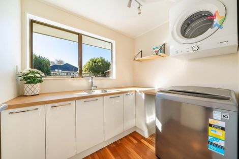 Photo of property in 28 Mcenroe Grove, Naenae, Lower Hutt, 5011