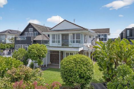 Photo of property in 2/33 Gulf View Road, Murrays Bay, Auckland, 0630