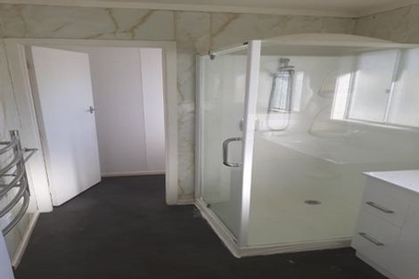 Photo of property in 112 Dowse Drive, Maungaraki, Lower Hutt, 5010