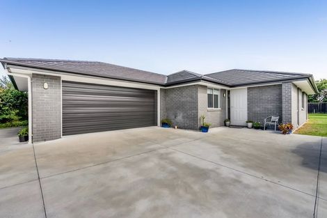 Photo of property in 7 Robbins Crescent, Hawera, 4610