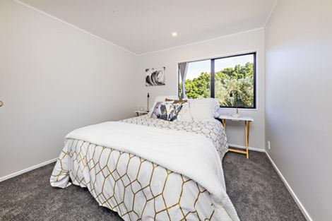 Photo of property in 40 Glamorgan Drive, Torbay, Auckland, 0630