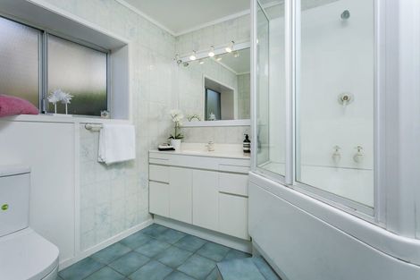 Photo of property in 13 Morriggia Place, Bayview, Auckland, 0629
