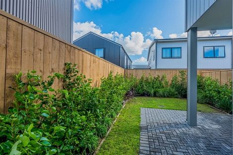 Photo of property in 14 Wai Place, Westgate, Auckland, 0614