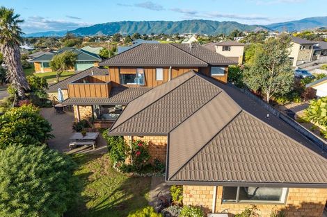 Photo of property in 6 Te Ropata Place, Waikanae Beach, Waikanae, 5036
