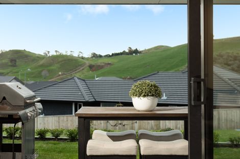 Photo of property in 2 Moira Close, Welcome Bay, Tauranga, 3175