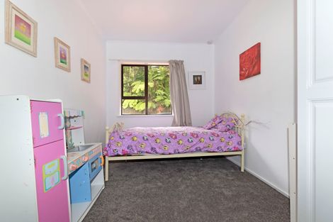 Photo of property in 21a Birdwood Road, Swanson, Auckland, 0612