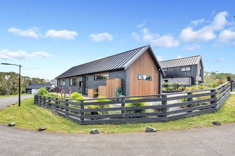 Photo of property in 3 Hirere Road, Whitford, Howick, 2571