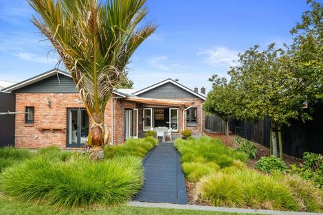 Photo of property in 20 Wallace Place, Westown, New Plymouth, 4310