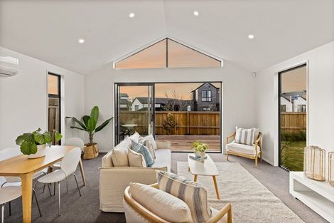 Photo of property in 1/1 Hebe Lane, Northwood, 8051