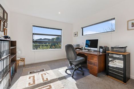 Photo of property in 4 Wentworth Lane, Waiwhakaiho, New Plymouth, 4312