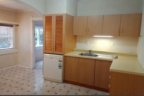 Photo of property in 18 Selwyn Road, Hospital Hill, Napier, 4110