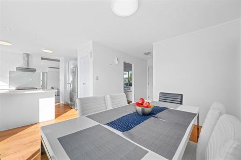 Photo of property in 1/37 Woodlands Crescent, Browns Bay, Auckland, 0630
