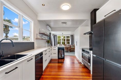 Photo of property in 235 Georges Drive, Napier South, Napier, 4110