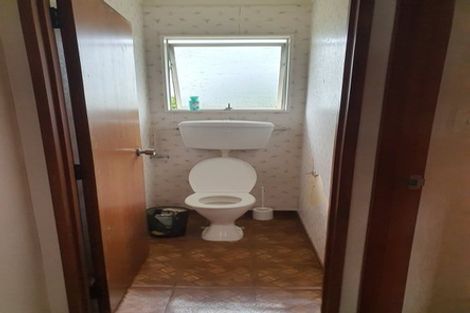 Photo of property in 2/25 Gill Avenue, Te Atatu Peninsula, Auckland, 0610