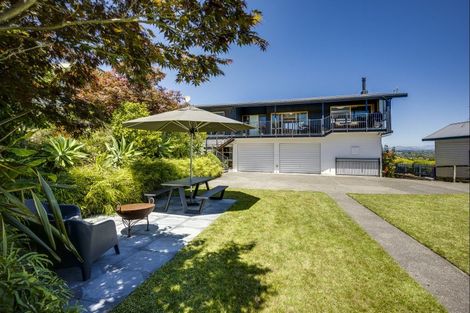 Photo of property in 2 Colenso Avenue, Hospital Hill, Napier, 4110